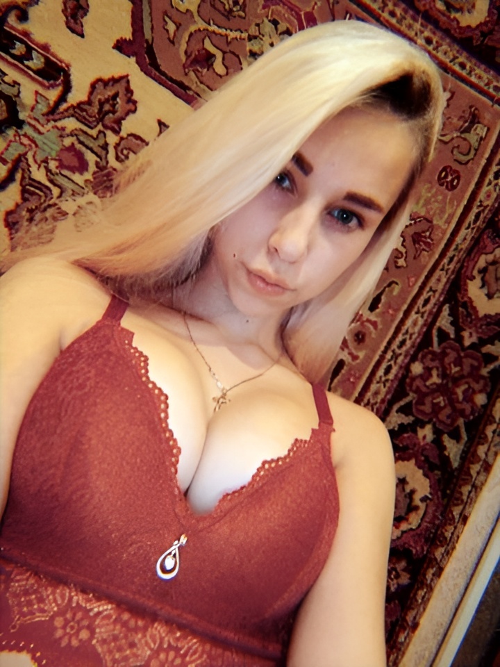 Соня привлекальеная девушка из Павловского посада цена от 10000 руб